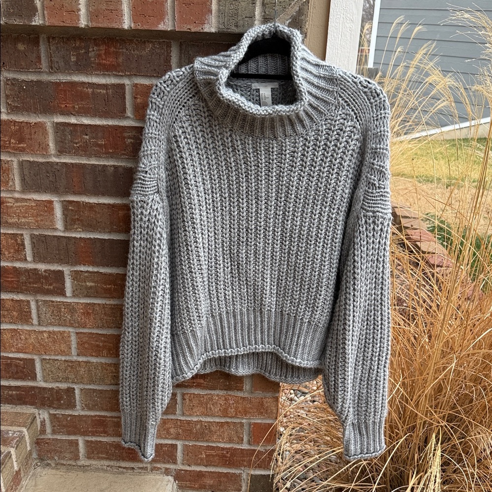 H & M Ladies XL Cozy Gray Chunky Acrylic/Wool Sweater